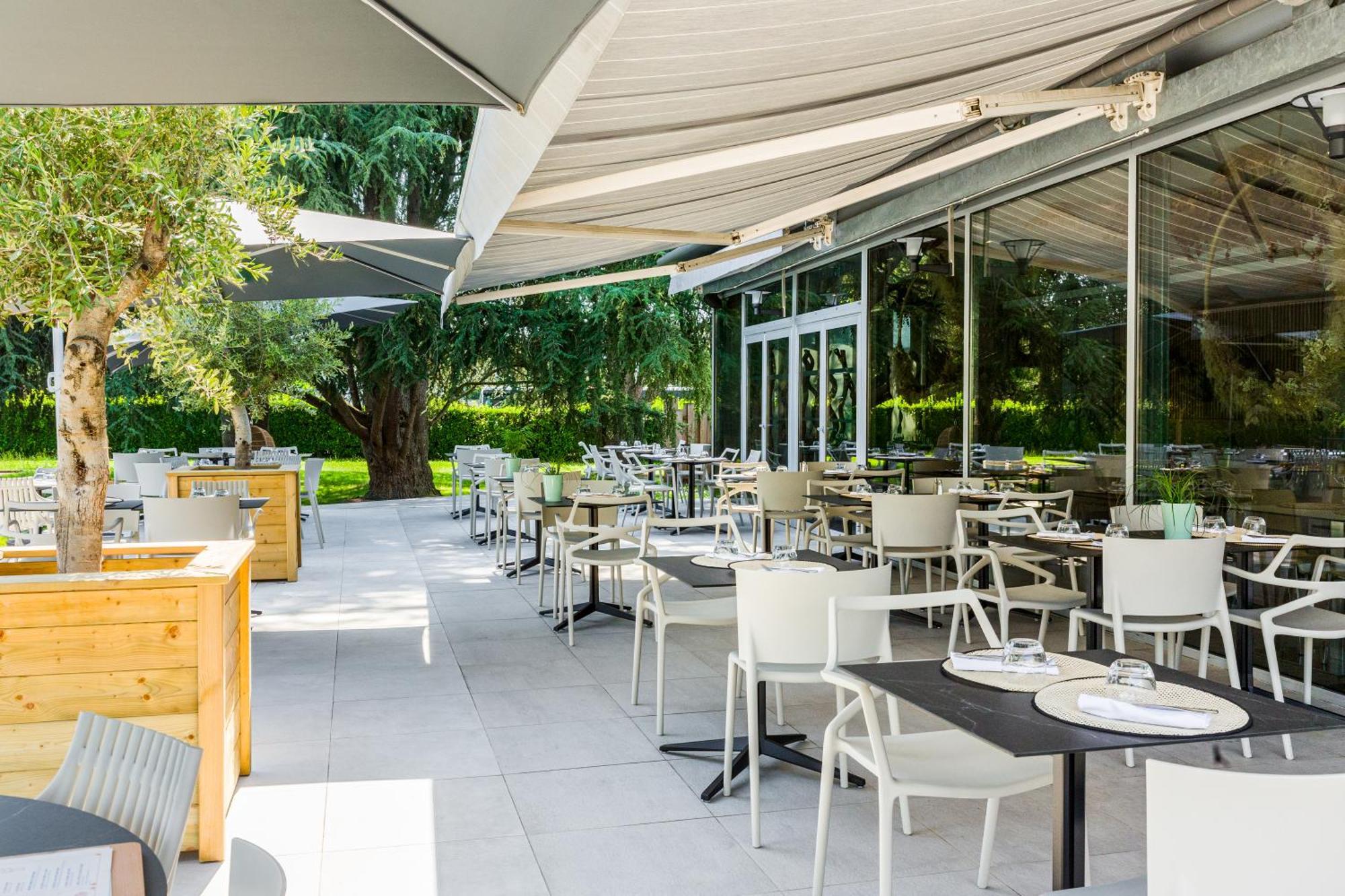 Novotel Pau Pyrenees Lescar Eksteriør bilde