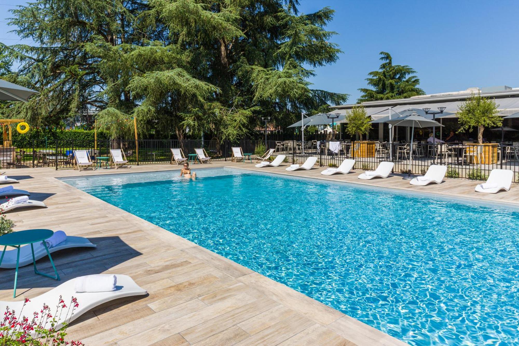 Novotel Pau Pyrenees Lescar Eksteriør bilde