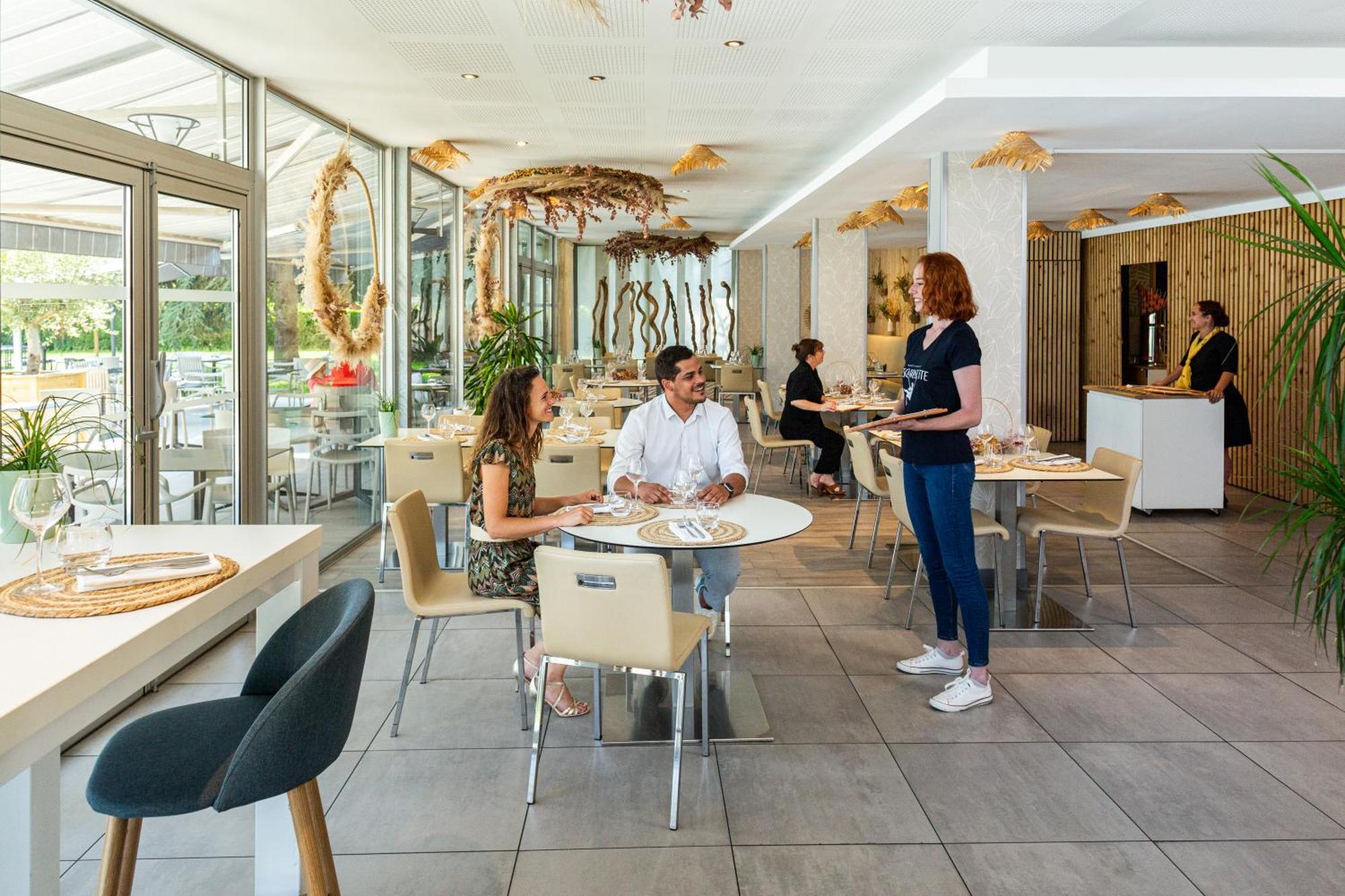 Novotel Pau Pyrenees Lescar Eksteriør bilde