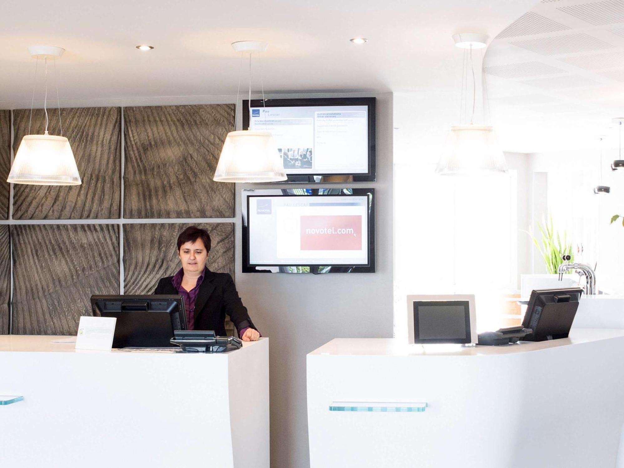 Novotel Pau Pyrenees Lescar Eksteriør bilde