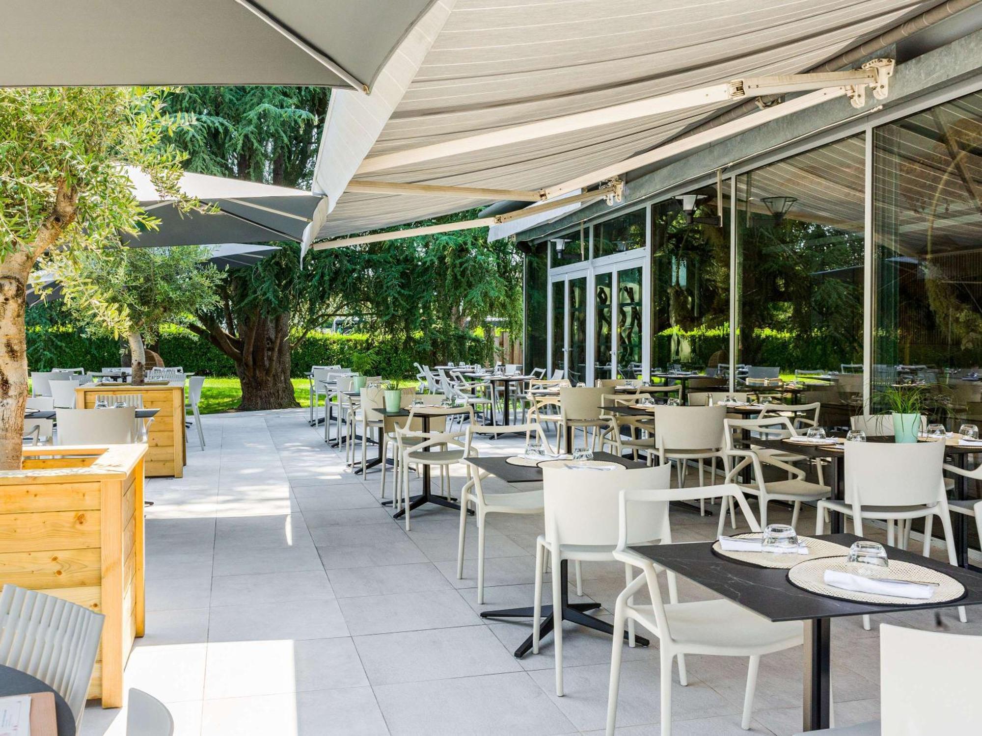 Novotel Pau Pyrenees Lescar Eksteriør bilde